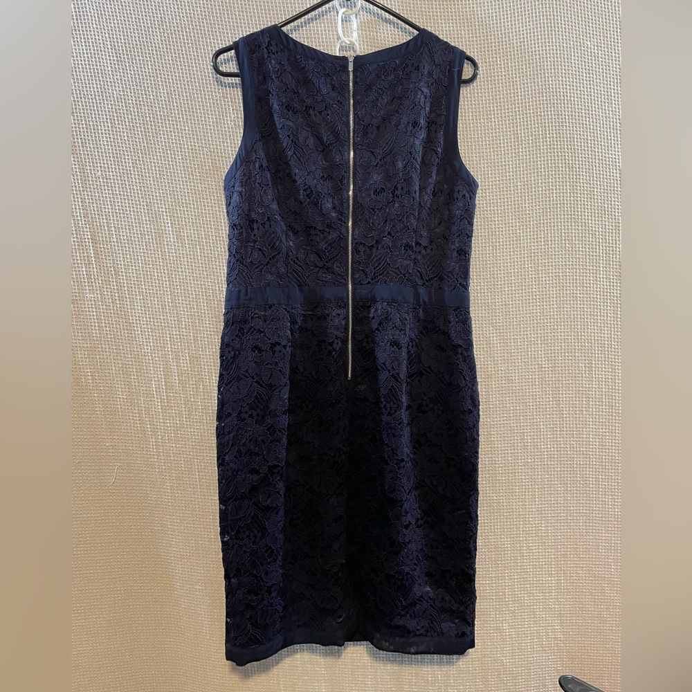 Ann Taylor size 8 navy blue lace cover sleeveless dress zip up back - Picture 4 of 5